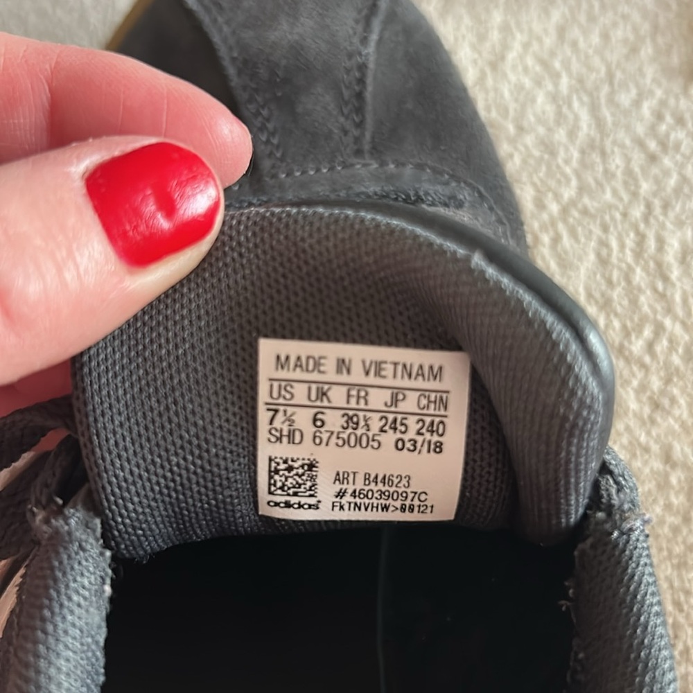 Adidas sneakers - Picture 5 of 5